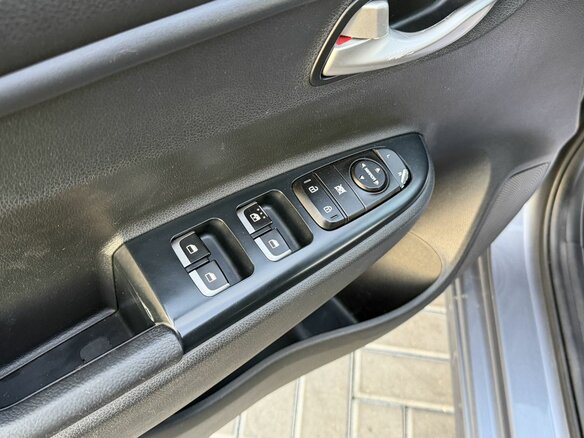 2018 Kia Rio IV, серый, 1120000 рублей - вид 17