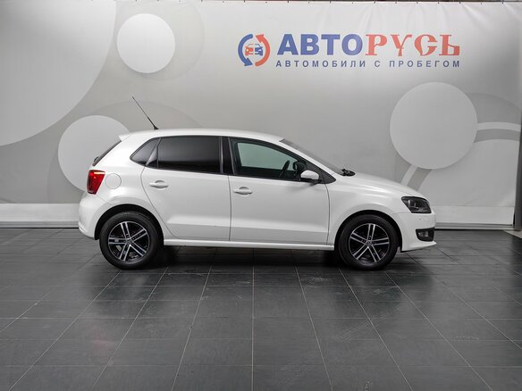 2012 Volkswagen Polo V, белый, 620000 рублей - вид 4
