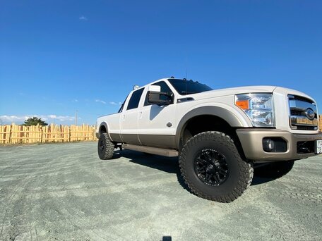 2011 Ford F-250, белый, 5000000 рублей, вид 4