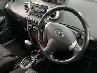 2002 Toyota Ist I, белый, 480000 рублей, вид 5