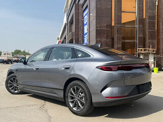 2026 BYD Qin L, серебристый, 1939099 рублей, вид 4