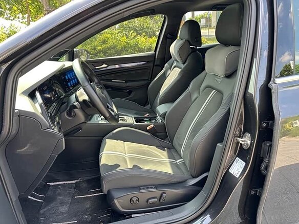 2021 Volkswagen Golf VIII, чёрный, 1611000 рублей - вид 5
