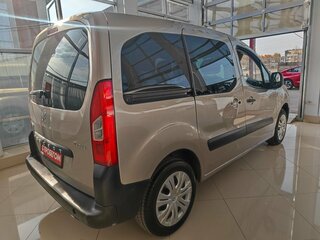 2011 Peugeot Partner II, бежевый, 409000 рублей, вид 4
