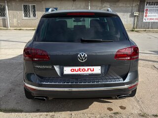 2015 Volkswagen Touareg II Рестайлинг, серый, 3550000 рублей, вид 4
