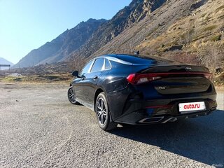 2020 Kia K5 III, чёрный, 2200000 рублей, вид 3