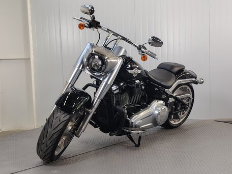 2017 Harley-Davidson Fat Boy, чёрный, 1699000 рублей, вид 5