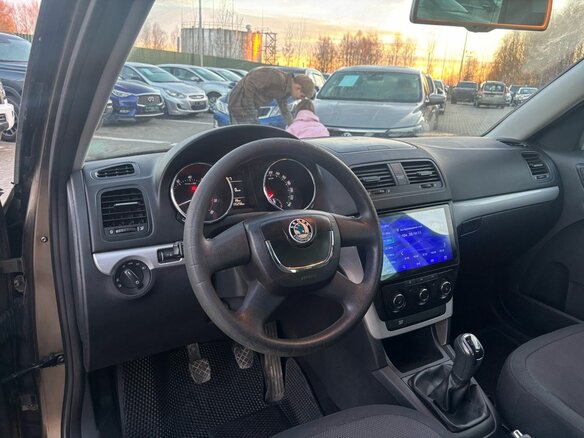 2011 Skoda Yeti I, коричневый, 550000 рублей - вид 15
