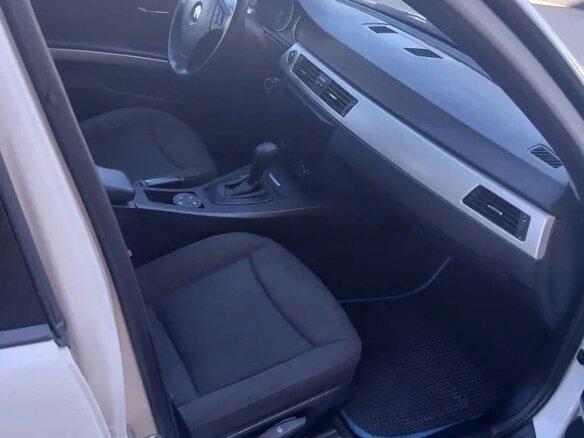 2011 BMW 3 серии 318i V (E90/E91/E92/E93) Рестайлинг, белый, 940000 рублей - вид 6