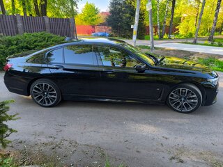2019 BMW 7 серии 740d xDrive VI (G11/G12) Рестайлинг, чёрный, 6500000 рублей, вид 3