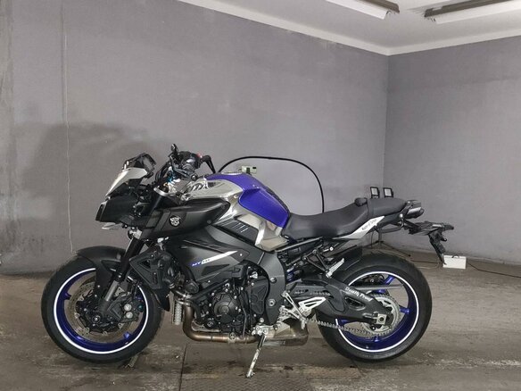 2017 Yamaha MT-10, серебристый, 1377000 рублей