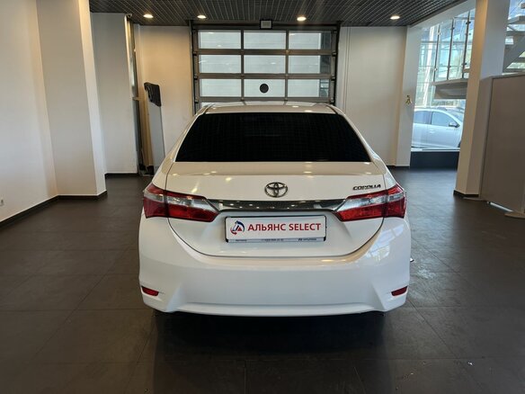 2016 Toyota Corolla XI (E160, E170, E180) Рестайлинг 1, белый, 1224000 рублей - вид 3