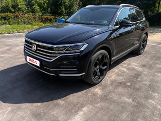 2020 Volkswagen Touareg III, чёрный, 4400000 рублей, вид 1