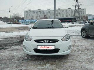 2011 Hyundai Solaris I, белый, 600000 рублей, вид 2