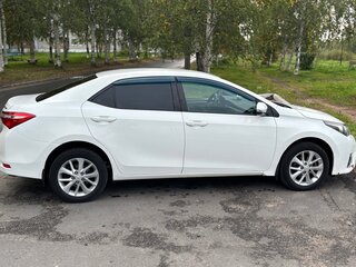 2013 Toyota Corolla XI (E160, E170, E180), белый, 950000 рублей, вид 2