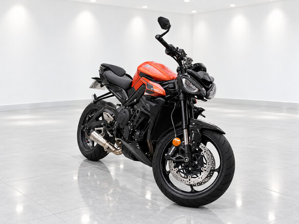 2024 Triumph Street Triple, оранжевый, 1229609 рублей