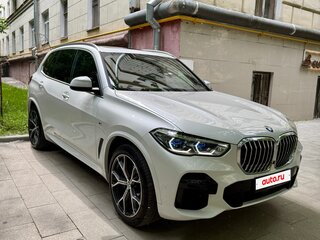 2022 BMW X5 30d IV (G05/G18), белый, 8800000 рублей, вид 3