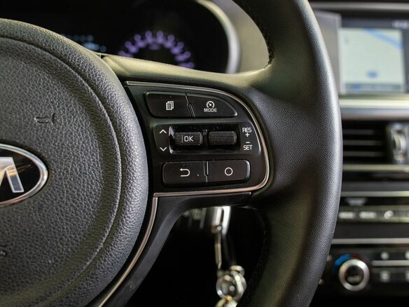 2017 Kia Optima IV, коричневый - вид 27