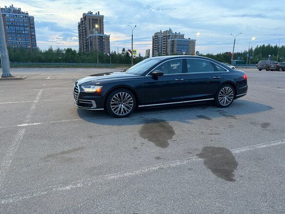2019 Audi A8 Long 55 TFSI IV (D5), синий, 5250000 рублей - вид 4