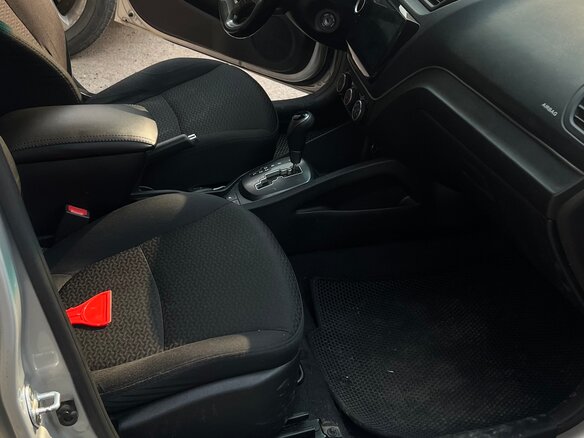 2015 Kia Rio III Рестайлинг, серебристый, 769000 рублей - вид 8