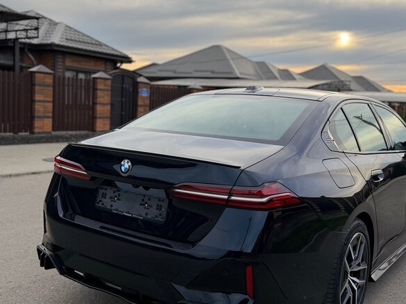 2024 BMW 5 серии 520i VIII (G60/G61/G68), синий, 6850000 рублей - вид 11