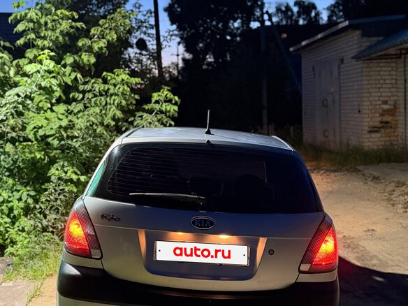 2009 Kia Rio II Рестайлинг, серебристый, 470000 рублей - вид 5