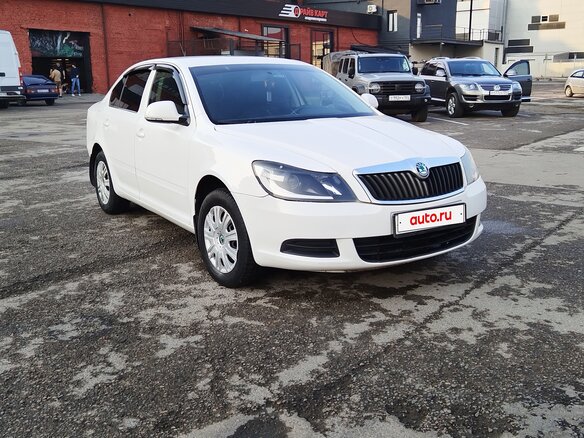 2012 Skoda Octavia II (A5) Рестайлинг, белый, 600000 рублей - вид 1