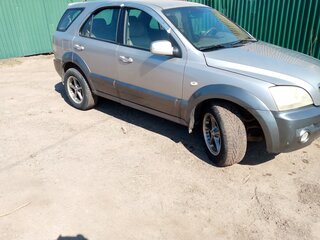 2002 Kia Sorento I, серебристый, 570000 рублей, вид 4