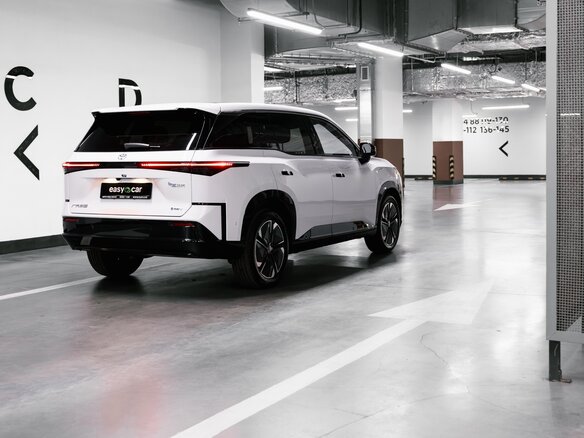 2026 Toyota bZ3X 58.3 kWh, белый, 2933000 рублей - вид 6