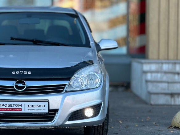 2008 Opel Astra H Рестайлинг, серебристый, 399000 рублей - вид 3