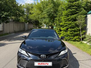 2021 Toyota Camry VIII (XV70), чёрный, 3550000 рублей, вид 2