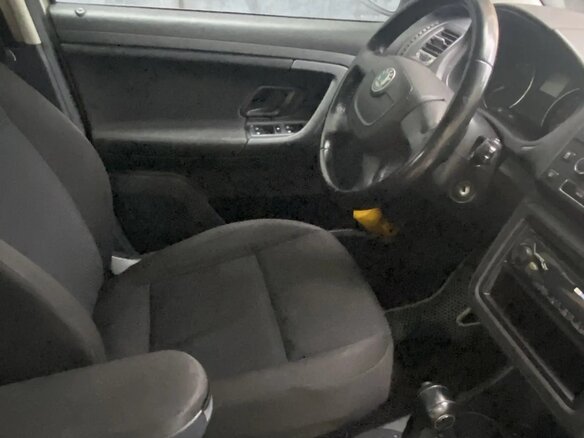 2012 Skoda Fabia II Рестайлинг, бежевый, 720000 рублей - вид 6