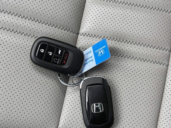 2022 Honda HR-V III (North America and China), белый, 3800000 рублей - вид 11