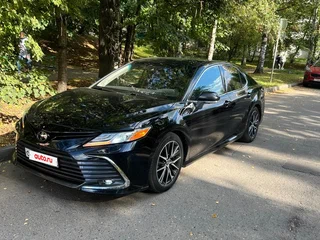 2021 Toyota Camry US Market VIII (XV70) Рестайлинг, чёрный, 2500000 рублей, вид 2