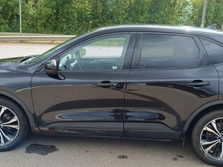 2021 Ford Escape IV, чёрный, 2000000 рублей, вид 3