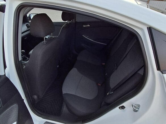 2011 Hyundai Solaris I, белый, 930000 рублей - вид 18