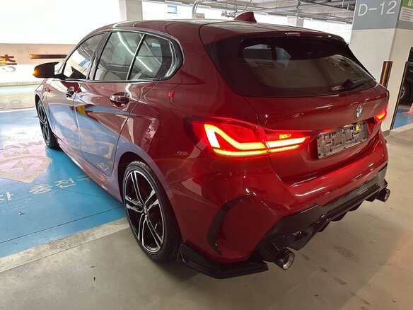 2020 BMW 1 серии 118d III (F40), пурпурный, 1699100 рублей - вид 1
