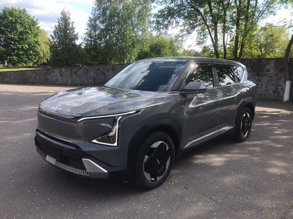 2025 Kia EV5 64.2 kWh, серый, 3000000 рублей - вид 4