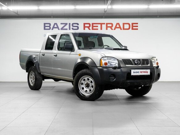 2010 Nissan NP300, серебристый, 1040000 рублей - вид 2