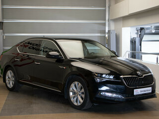 2020 Skoda Superb III Рестайлинг, чёрный, 2460000 рублей, вид 3