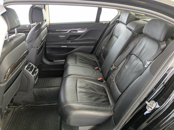 2016 BMW 7 серии Long 730Ld xDrive VI (G11/G12), чёрный, 2950000 рублей - вид 11