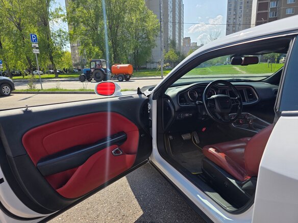 2019 Dodge Challenger III Рестайлинг 2, белый, 4300000 рублей - вид 18