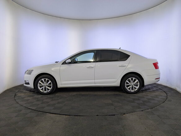2019 Skoda Octavia III (A7) Рестайлинг, белый, 1790000 рублей - вид 7
