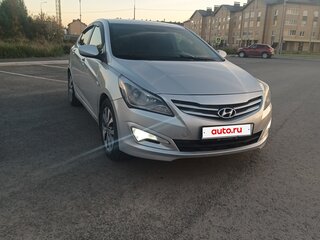 2014 Hyundai Solaris I Рестайлинг, серебристый, 825000 рублей, вид 5