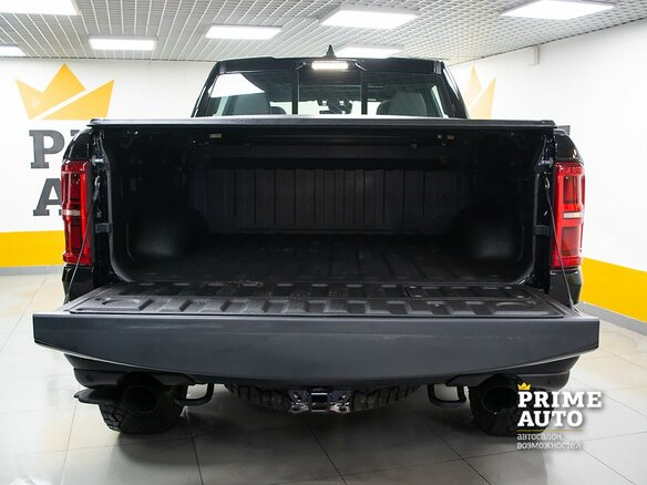 2025 Ram 1500 RHO V Рестайлинг, чёрный - вид 30