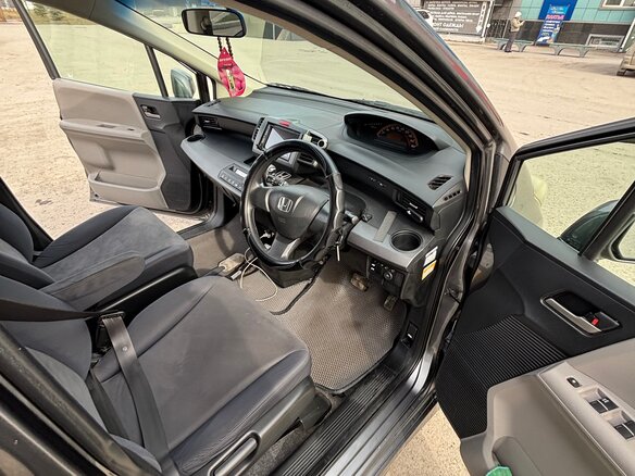 2009 Honda Freed I, серый, 890000 рублей - вид 4