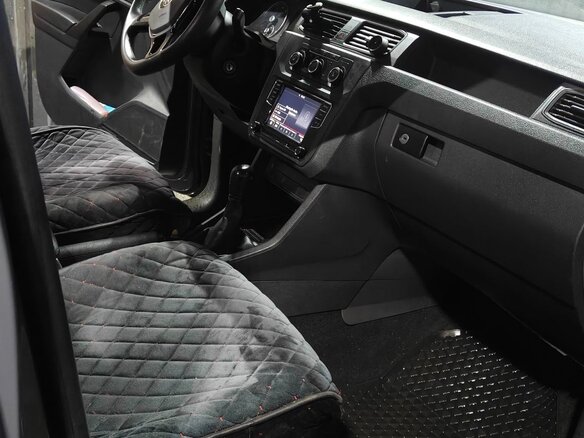 2017 Volkswagen Caddy Maxi IV, серый, 1900000 рублей - вид 6
