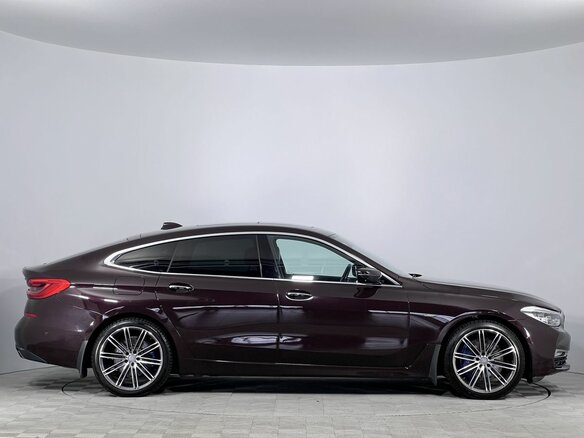 2018 BMW 6 серии Gran Turismo 640i xDrive IV (G32), красный, 3655000 рублей - вид 3