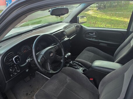 2007 Chevrolet TrailBlazer I Рестайлинг, серебристый, 600000 рублей, вид 4