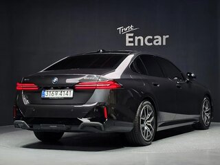 2026 BMW 5 серии 523d xDrive VIII (G60/G61/G68), серый, 9330000 рублей, вид 2