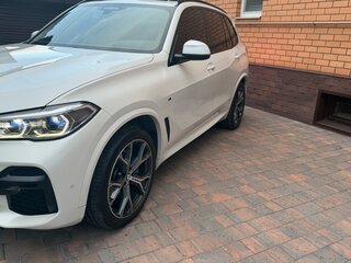 2021 BMW X5 30d IV (G05/G18), белый, 8900000 рублей, вид 5